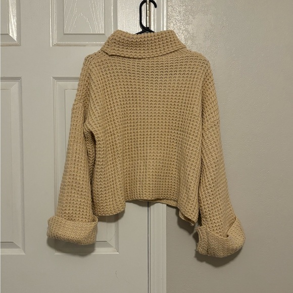 Goodnight Macaroon Sweater - Picture 3 of 3